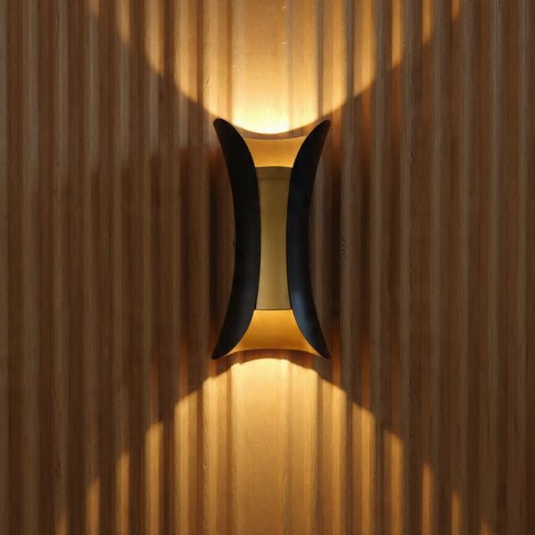Designer Curve LED Wall Light – Premium Decorative Wall Fixture