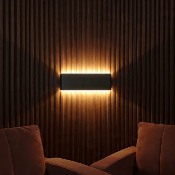 Modern Horizontal LED Wall Light with Soft Ambient Glow Design
